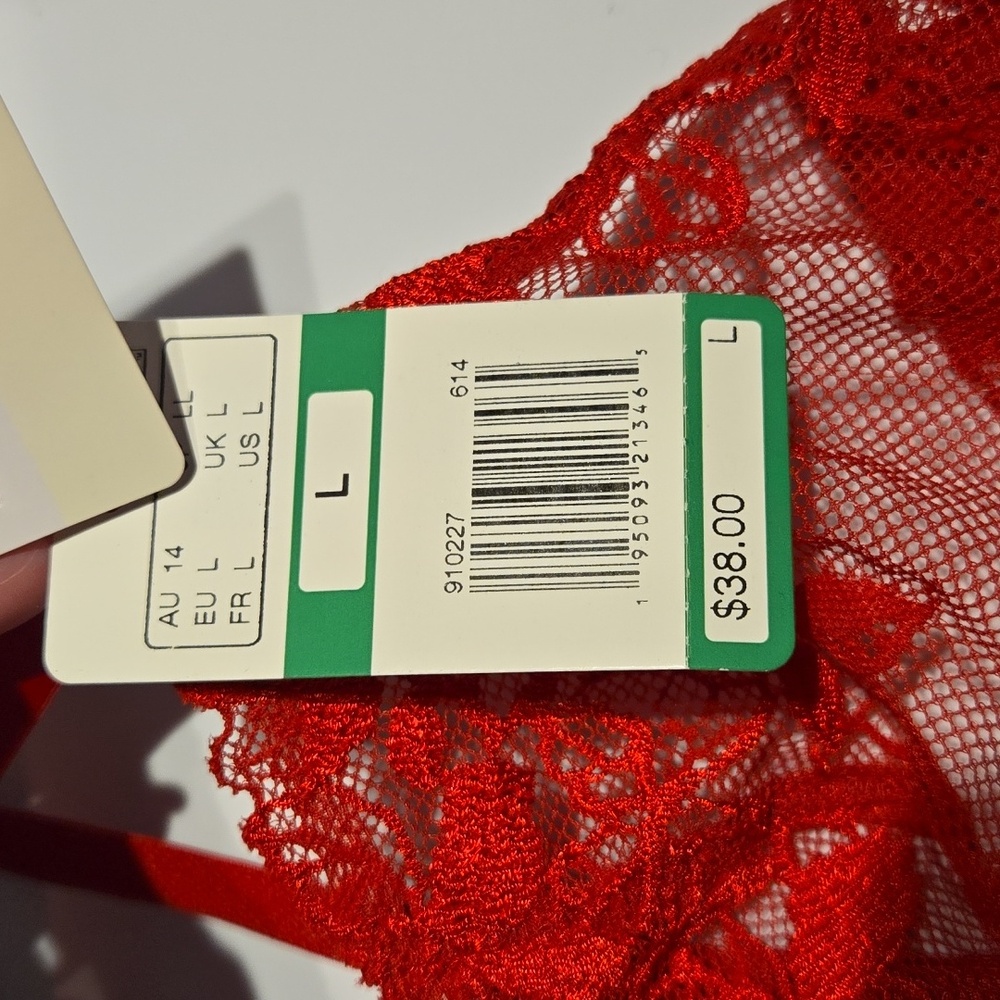 B Tempt'd Red Lace Bra NWT - Picture 4 of 8